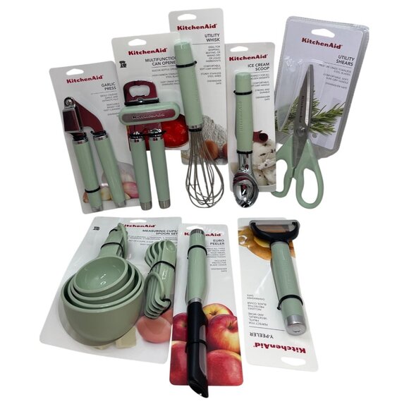 KitchenAid 16 Piece pistachio Kitchen Tool Set - VHTF New With Tags - Picture 1 of 8
